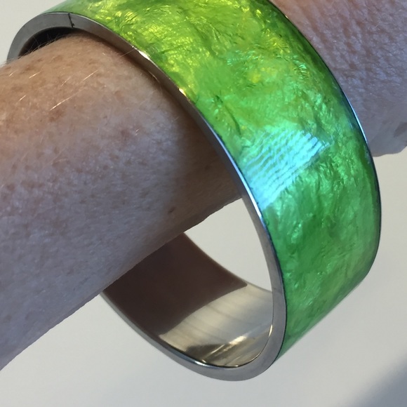 LIME GREEN BRACELET DUO resin feel enamel look - Picture 9 of 14